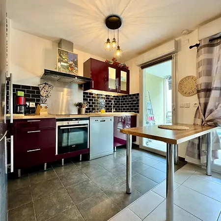 Apartment Mickael - De Standing 4 Prs - A 300m